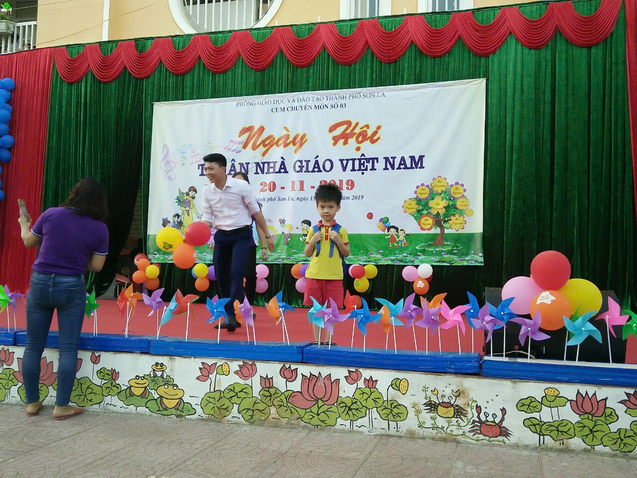 Rèm sân khấu mầm non