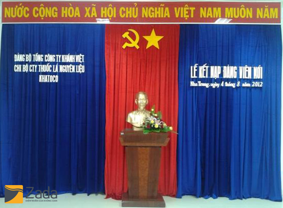 Phông xanh bích và màu đỏ