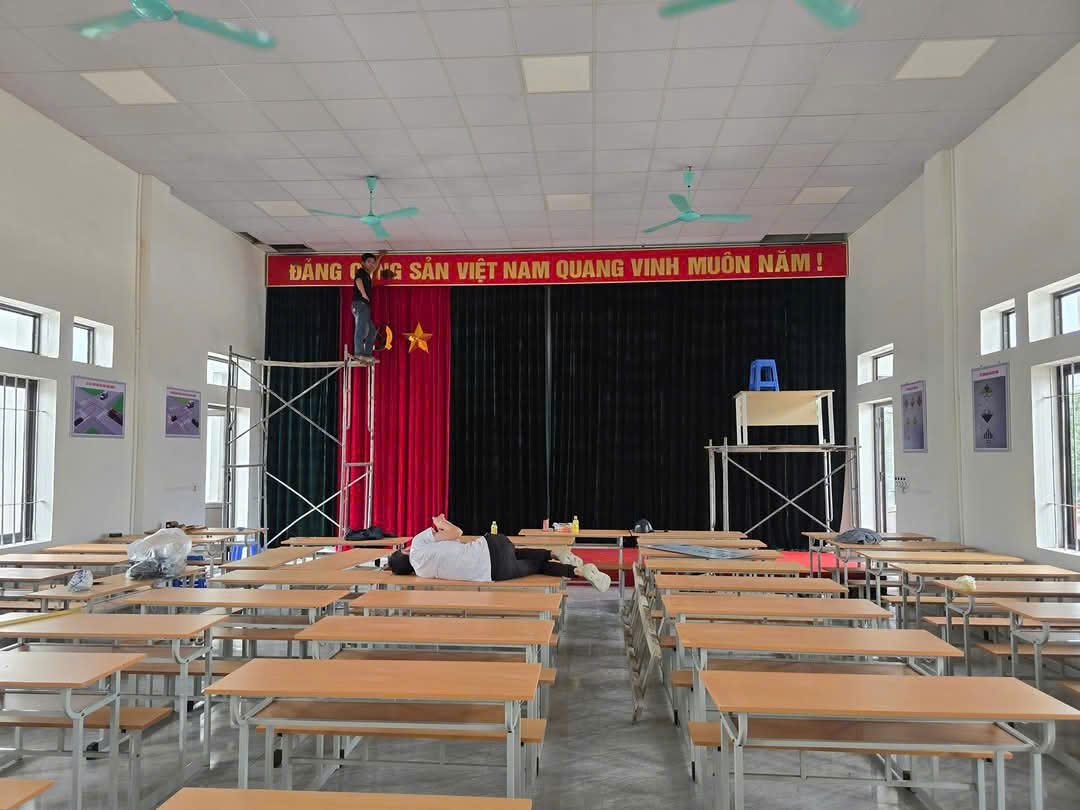 Sản xuất phông rèm hội trường theo yêu cầu tại Hà Nội