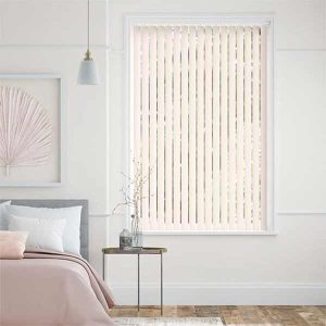 Rèm lá dọc cửa sổ phòng ngủ